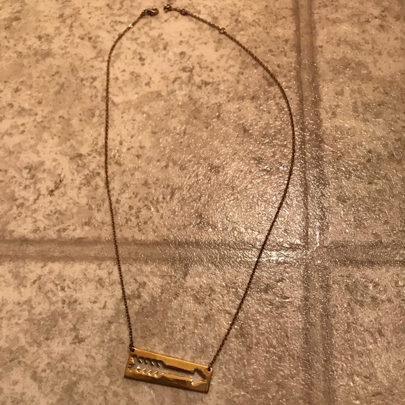 Gold arrow necklace - Picture 1 of 1